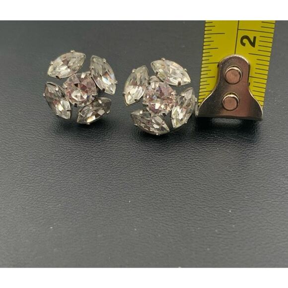 Vintage Beautiful Silver Tone & Clear Rhinestone Elegant Screw Back Earrings - Picture 5 of 5